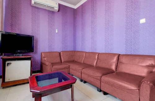 Pekalongan Hotel | OYO 3934 Hotel Istana