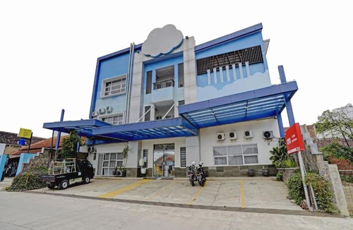 Soreang Hotel | OYO 90324 Si Jalak Guest House