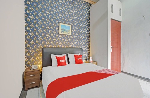 Bumiaji Hotel | OYO 90396 The Halona Villa Batu