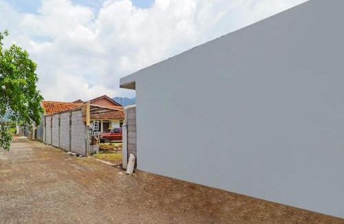 Garut Hotel | OYO 90809 Homestay Black Pink Merah Jambu Syariah