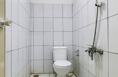 Ngamprah Hotel | OYO 90873 Orchid Guesthouse