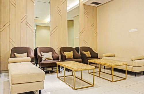 Depok Hotel | OYO 91217 Skyland @ Pgv Near Gunung Putri