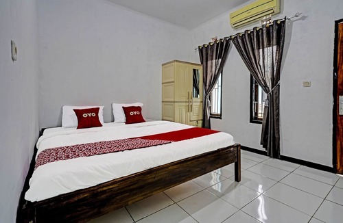 Pameungpeuk Hotel | OYO 91334 Permata Papua Guest House