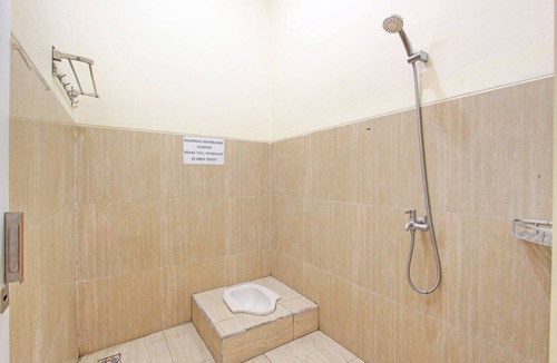 Hargomulyo Hotel | OYO 92333 Bayanan Indah Guest House