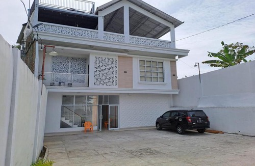 South Ogan Komering Ulu Hotel | OYO 92520 Safira Guest House Danau Ranau