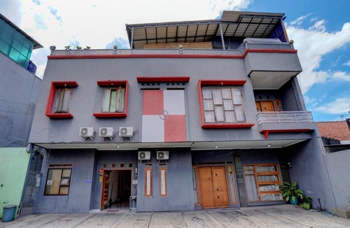 Astana Anyar Hotel | OYO 92725 Regol Srimahi Residence
