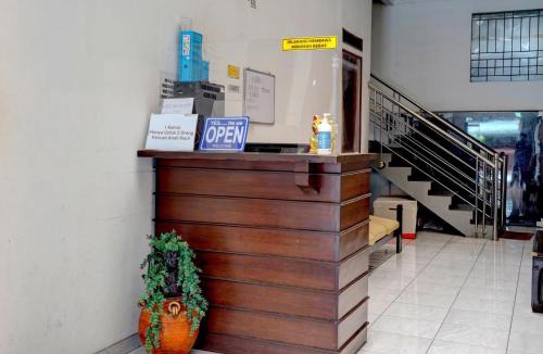 Astana Anyar Hotel | OYO 92725 Regol Srimahi Residence