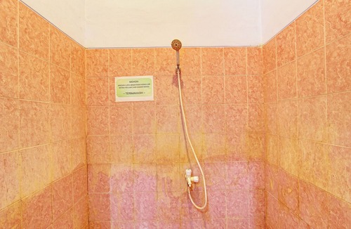Karanganyar Hotel | OYO 92759 Penginapan Piji Kembar
