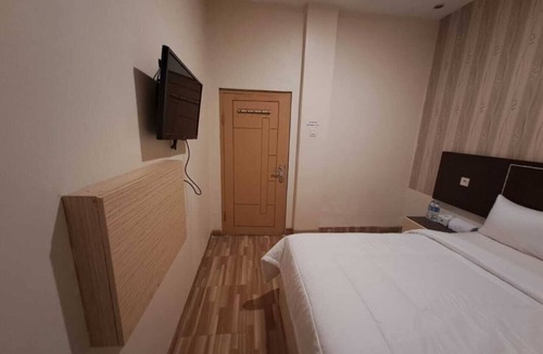 Bandar Lampung Hotel | OYO 92944 Luna Guest House
