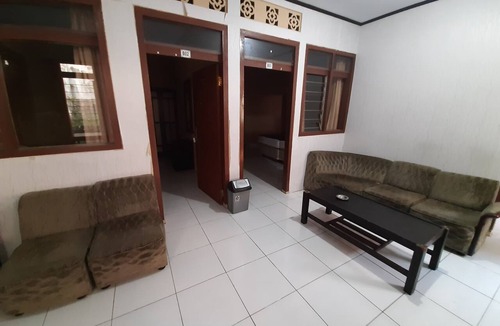 Bogor Tengah Hotel | OYO 93135 Wisma Bayt Hikmah