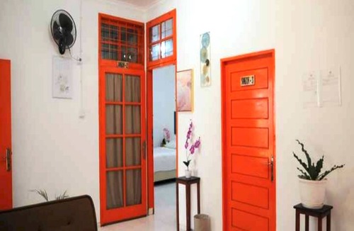 Padang Hotel | OYO 93311 Pesona Orange Homestay