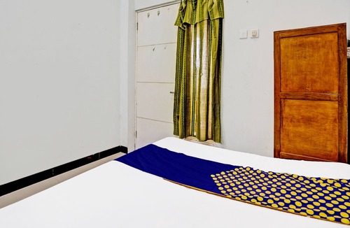 Linggajati Hotel | OYO 94022 Guest House Ayomi Syariah