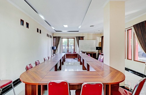 Depok Hotel | OYO 94837 Apartment Ekki Tower