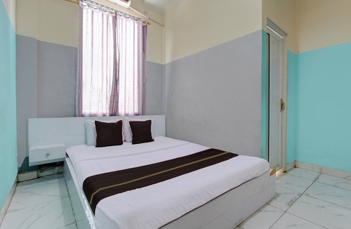 Surakarta Hotel | OYO 94919 Nay Guesthouse Dan Kost