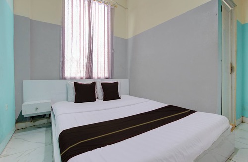 Surakarta Hotel | OYO 94919 Nay Guesthouse Dan Kost
