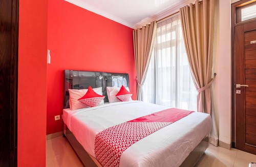 West Cirebon Hotel | OYO Collection O 1032 Rahayu Residence Syariah