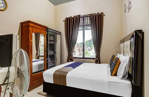 Rajabasa Hotel | OYO Homes 91133 Desa Wisata Sumber Agung Syariah