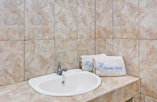 Bangko Hotel | OYO Life 113500 Hotel R Cantika Syariah
