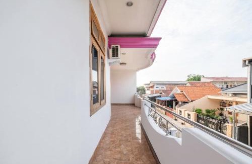 Karawang Timur Hotel | OYO Life 2412 Mandala Residence