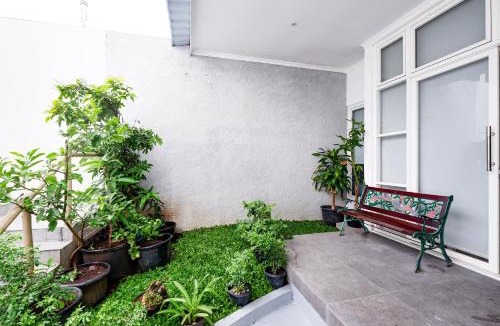 West Semarang Hotel | OYO Life 2491 Omah Puspa