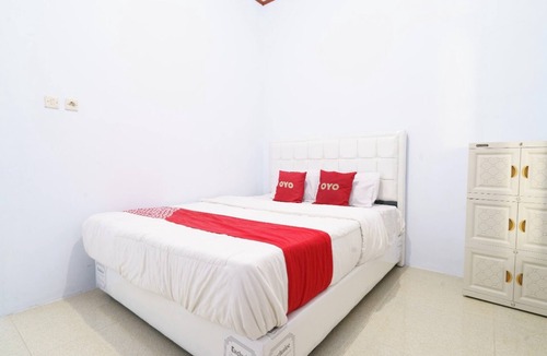 Kuningan Hotel | OYO Life 2884 Wisma Jatnika Syariah
