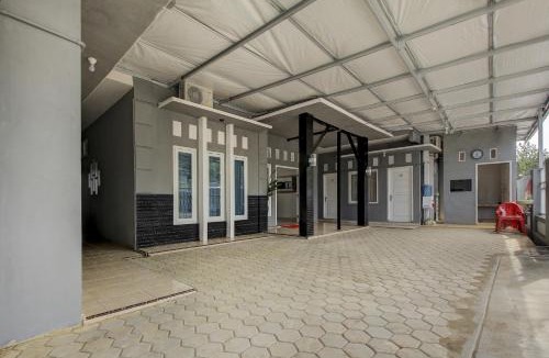 Sukarami Hotel | OYO Life 3415 Penginapan Wimane