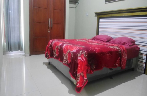 Tretes Hotel | OYO Life 90646 Villa Karsinem Pasuruan