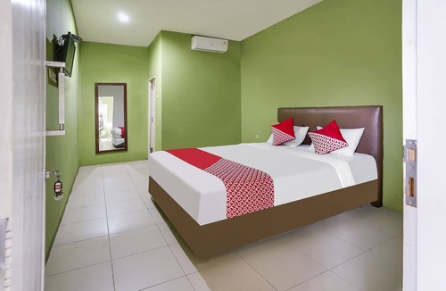 Prabumulih Hotel | OYO Life 91027 Note Hotel Syariah