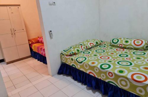 Gubeng Hotel | OYO Life 92191 Omah Dewe Syariah