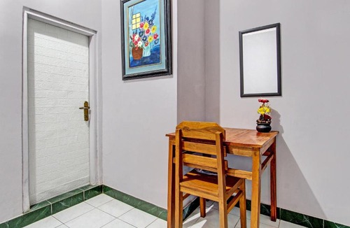 Ngaglik Hotel | OYO Life 92575 Zazi Homestay