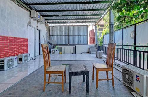 West Semarang Hotel | OYO Life 92877 Hotel Rainbow 7296