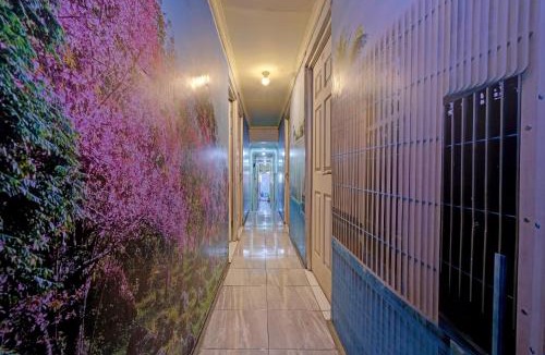 West Semarang Hotel | OYO Life 92877 Hotel Rainbow 7296