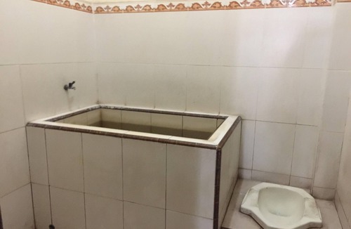 Trenggalek Hotel | OYO Life 93525 Griya Wafira Trenggalek Syariah