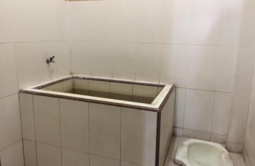 Trenggalek Hotel | OYO Life 93525 Griya Wafira Trenggalek Syariah