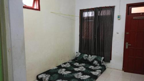 Blitar Hotel | OYO Life 93712 Vanda Family