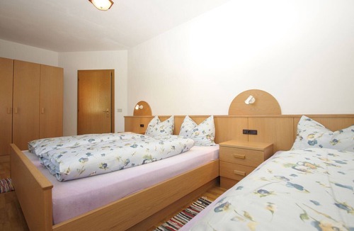 Lajen House | Paderlafoderhof Apartment 2, Zentrale Lage mit Garage