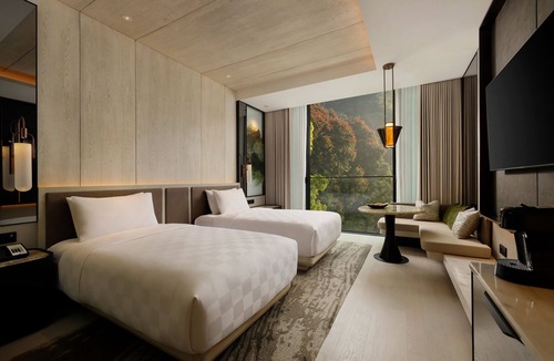 Ciumbuleuit Hotel | Padma Hotel Bandung