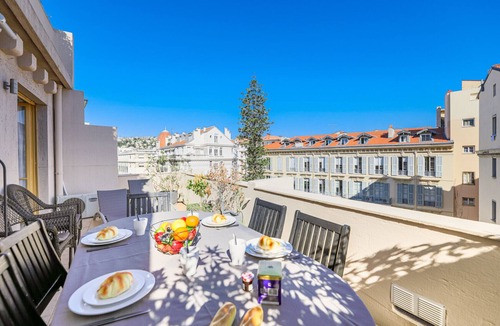 Musicians Quarter Apartment | PALAIS L'ESCURIAL AP4069 by RIVIERA HOLIDAY HOMES