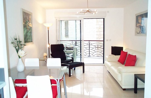 Jean-Medecin Apartment | PALAIS LIBERTE II, Apartment with terrace, near the city center by RIVIERA HOLIDAY HOMES