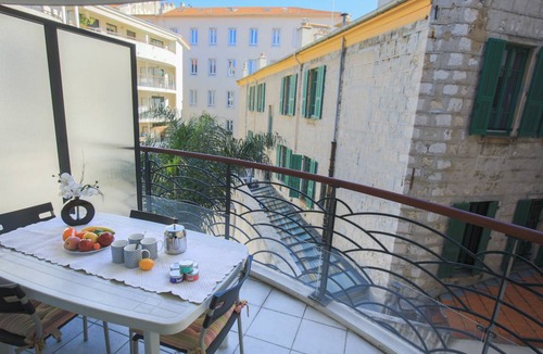 Jean-Medecin Apartment | PALAIS LIBERTE II, Apartment with terrace, near the city center by RIVIERA HOLIDAY HOMES