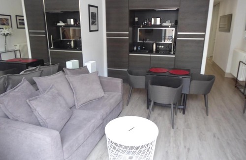 Cannes City Centre Apartment | PALAIS MIRAMAR CROISETTE