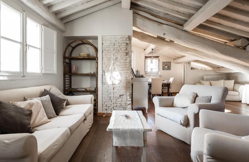 Lucca Historical Center Apartment | Palazzo Guinigi