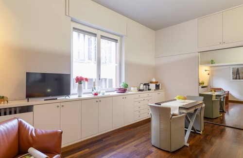 San Marco Apartment | PALERMO, 14 – Garibaldi/Brera Modern Suite