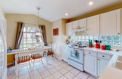 Ridgewood Lakes House | Palmside Joy | House in Davenport with tennis, private pool, lake view & AC
