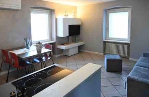 Cassone House | 🏡 Panoramic House in Cassone - Renovated Apartment with Lake View