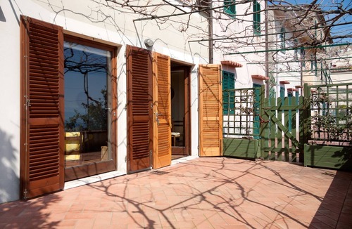 Rio nell'Elba Apartment | Panoramic house on the town of Rio Elba