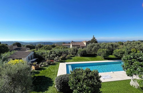 Tourrettes-sur-Loup Villa | Panoramic seaview. Walk to medieval village. 25min to Nice airport.