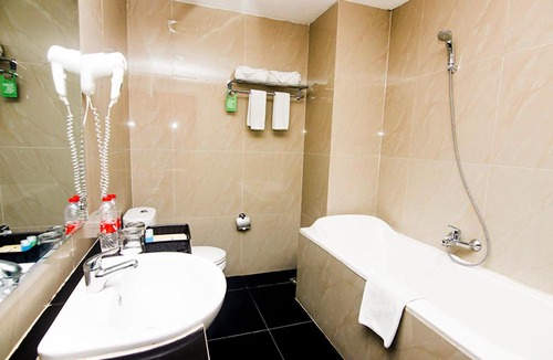Pekalongan Hotel | Parkside Mandarin Hotel Pekalongan