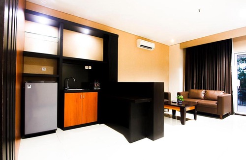 Pekalongan Hotel | Parkside Mandarin Hotel Pekalongan