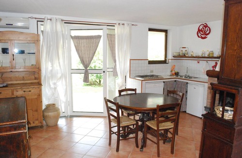 Strettoia Apartment | Part of asa with garden and pool